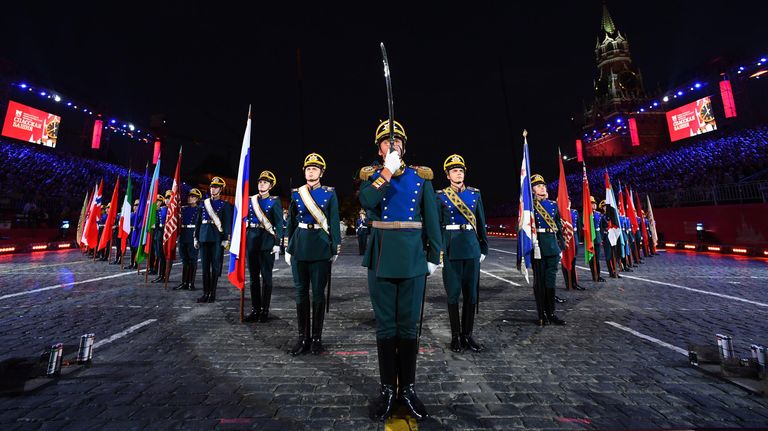Военный Образцовый оркестр Почетного караула (Россия) на церемонии закрытия фестиваля Спасская башня на Красной Площади в Москве Военный Образцовый оркестр Почетного караула (Россия) на церемонии закрытия фестиваля Спасская башня на Красной Площади в Москве