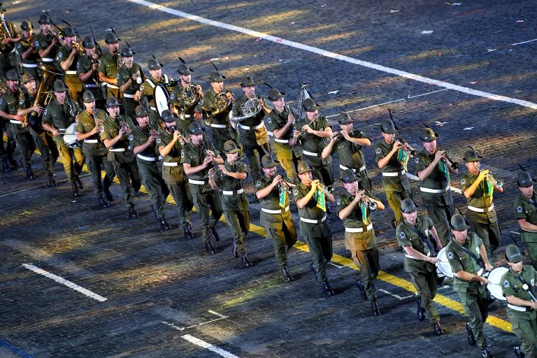 Оркестр альпийских стрелков Тридентина имени старшего капрала Андреа Моранди на церемонии закрытия фестиваля Спасская башня на Красной Площади в Москве Оркестр альпийских стрелков Тридентина имени старшего капрала Андреа Моранди на церемонии закрытия фестиваля Спасская башня на Красной Площади в Москве