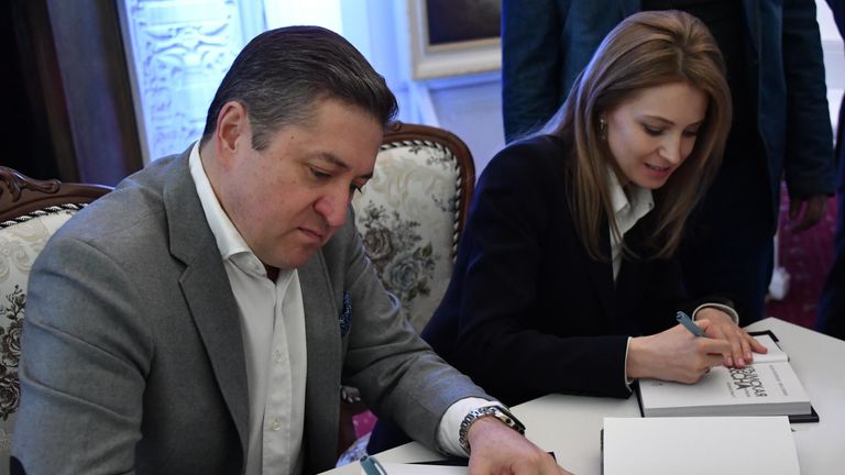 Заместитель председателя комитета Государственной Думы РФ по безопасности и противодействию коррупции Наталья Поклонская во время презентации своей книги Крымская весна. До и после в Ливадийском дворце