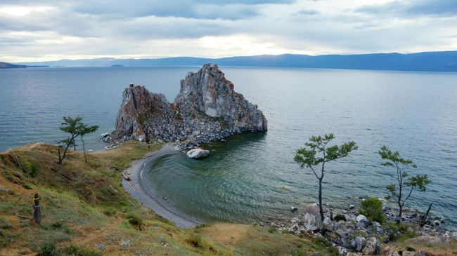 Мыс Бурхан, скала Шаманка на острове Ольхон в Иркутской области Мыс Бурхан, скала Шаманка на острове Ольхон в Иркутской области