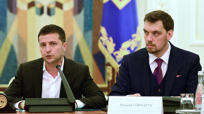 Президент Украины Владимир Зеленский и премьер-министр Украины Алексей Гончарук Президент Украины Владимир Зеленский и премьер-министр Украины Алексей Гончарук