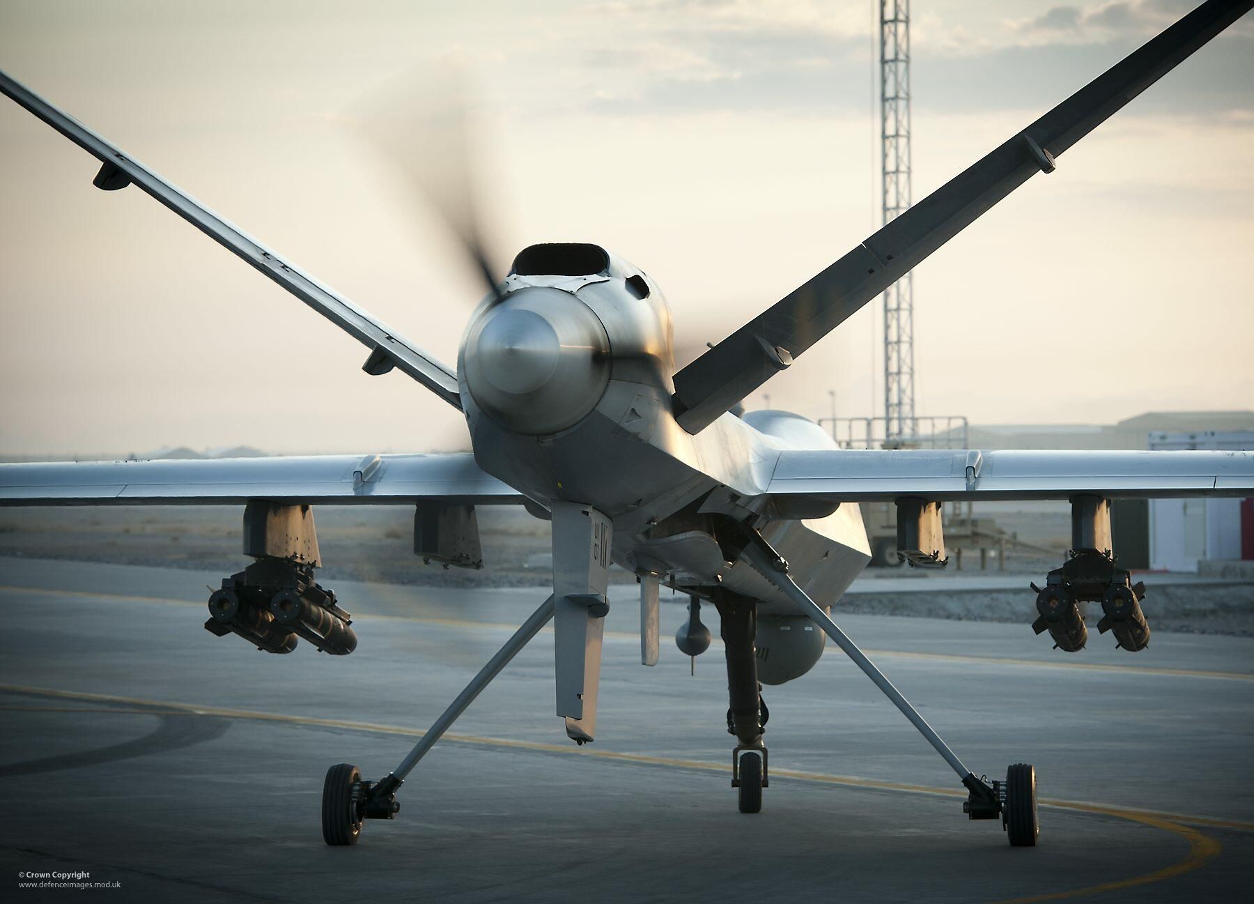 Разведывательно-ударный БПЛА MQ-9 Reaper британских ВВС Разведывательно-ударный БПЛА MQ-9 Reaper британских ВВС - РИА Новости, 1920, 04.06.2025