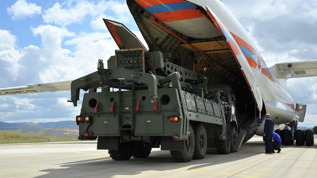 Поставка зенитной ракетной системы С-400 в Турцию Поставка зенитной ракетной системы С-400 в Турцию