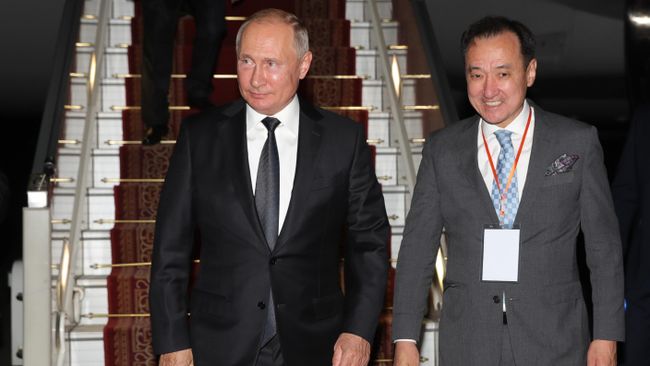 Президент РФ Владимир Путин в аэропорту Улан-Батора. 2 сентября 2019 Президент РФ Владимир Путин в аэропорту Улан-Батора. 2 сентября 2019