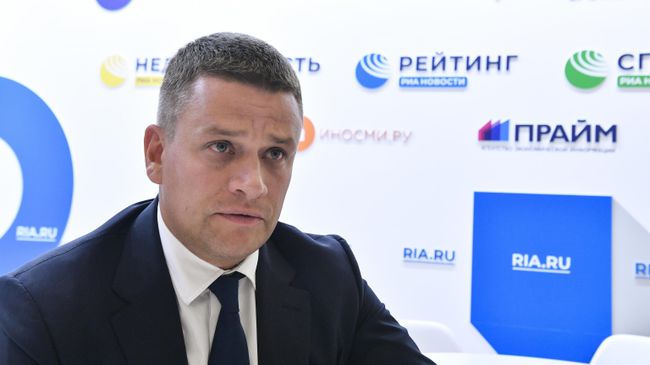 Глава Агентства Дальнего Востока по привлечению инвестиций и поддержке экспорта (АПИ) Леонид Петухов во время интервью на стенде МИА Россия сегодня