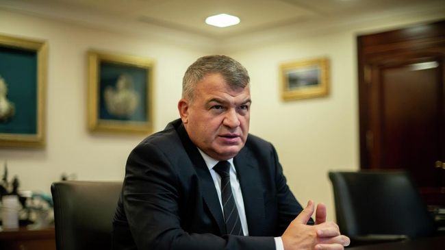 Анатолий Сердюков