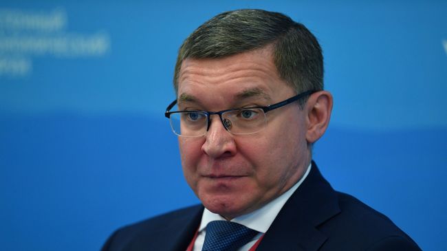 Министр строительства и жилищно-коммунального хозяйства РФ Владимир Якушев на Восточном экономическом форуме во Владивостоке Министр строительства и жилищно-коммунального хозяйства РФ Владимир Якушев на Восточном экономическом форуме во Владивостоке