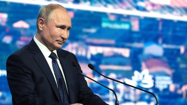 Президент РФ Владимир Путин выступает на пленарном заседании V Восточного экономического форума – 2019 Президент РФ Владимир Путин выступает на пленарном заседании V Восточного экономического форума – 2019