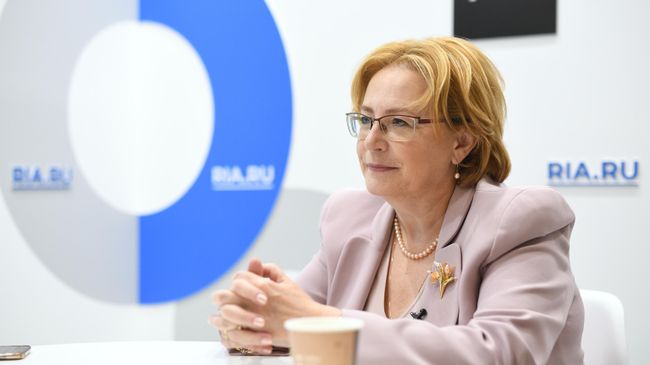 Министр здравоохранения РФ Вероника Скворцова во время интервью на стенде МИА Россия сегодня на V Восточном экономическом форуме во Владивостоке Министр здравоохранения РФ Вероника Скворцова во время интервью на стенде МИА Россия сегодня на V Восточном экономическом форуме во Владивостоке
