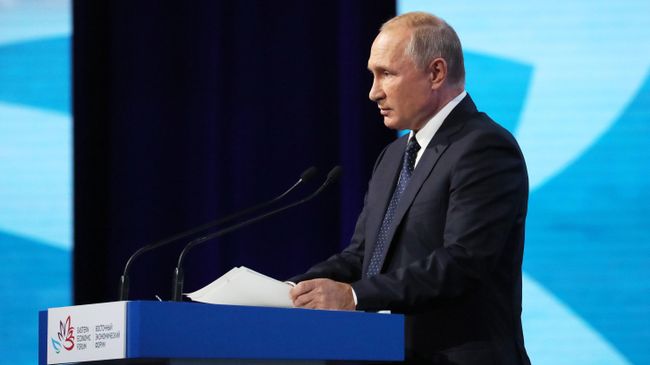 Президент РФ Владимир Путин выступает на пленарном заседании V Восточного экономического форума – 2019 Президент РФ Владимир Путин выступает на пленарном заседании V Восточного экономического форума – 2019