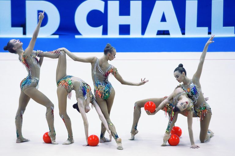 Спортсменки сборной России в финале групповых упражнений с мячами на этапе Кубка вызова-2019 по художественной гимнастике в Казани Спортсменки сборной России в финале групповых упражнений с мячами на этапе Кубка вызова-2019 по художественной гимнастике в Казани