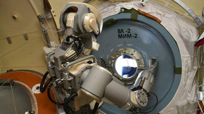 Антропоморфный робот Skybot F-850 на борту МКС Антропоморфный робот Skybot F-850 на борту МКС