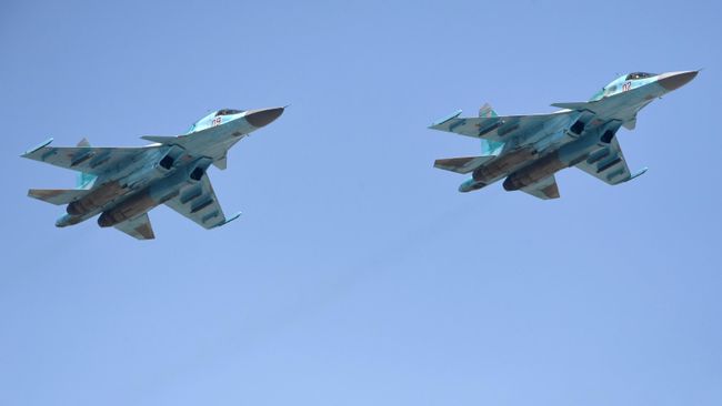 Истребители-бомбардировщики СУ-34 Истребители-бомбардировщики СУ-34
