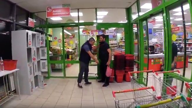 Конфликт администратора и покупателя в магазине Пятерочка в Москве Конфликт администратора и покупателя в магазине Пятерочка в Москве