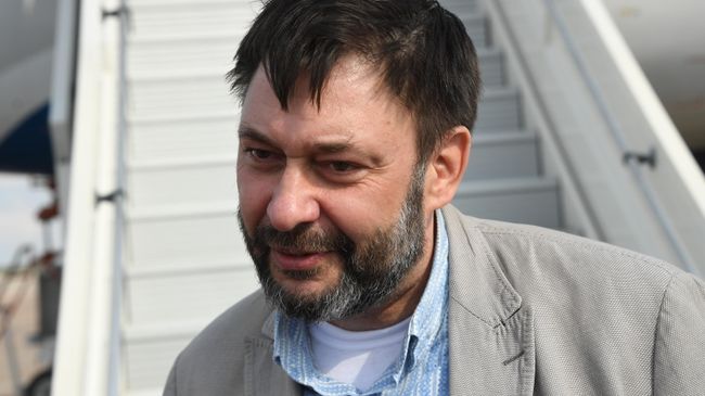 Руководитель портала РИА Новости Украина Кирилл Вышинский в аэропорту Внуково Руководитель портала РИА Новости Украина Кирилл Вышинский в аэропорту Внуково