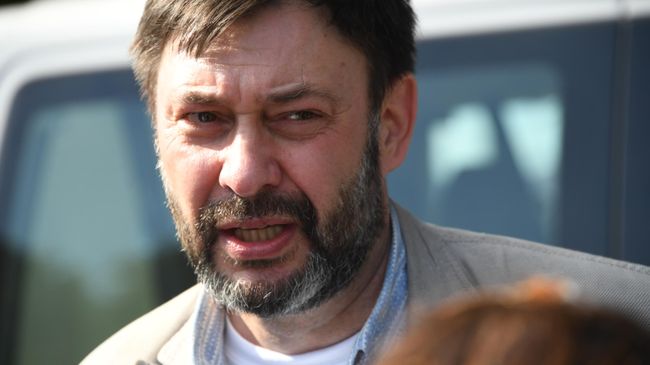 Руководитель портала РИА Новости Украина Кирилл Вышинский в аэропорту Внуково Руководитель портала РИА Новости Украина Кирилл Вышинский в аэропорту Внуково