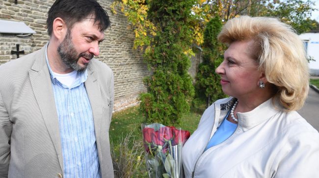 Руководитель портала РИА Новости Украина Кирилл Вышинский и уполномоченный по правам человека в РФ Татьяна Москалькова во время встречи Руководитель портала РИА Новости Украина Кирилл Вышинский и уполномоченный по правам человека в РФ Татьяна Москалькова во время встречи