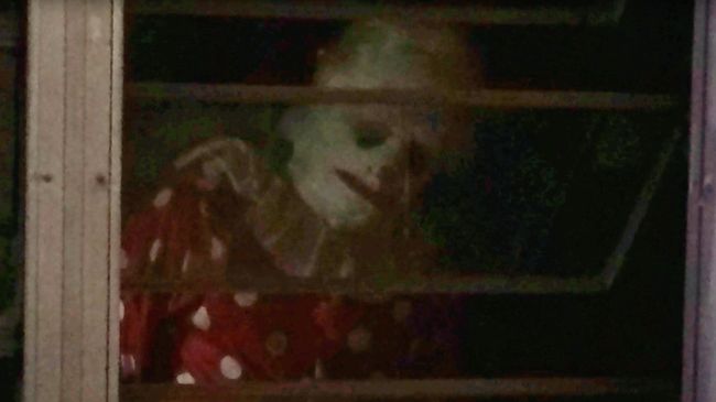 Кадр из фильма Морщинистый клоун (Wrinkles the Clown) Кадр из фильма Морщинистый клоун (Wrinkles the Clown)