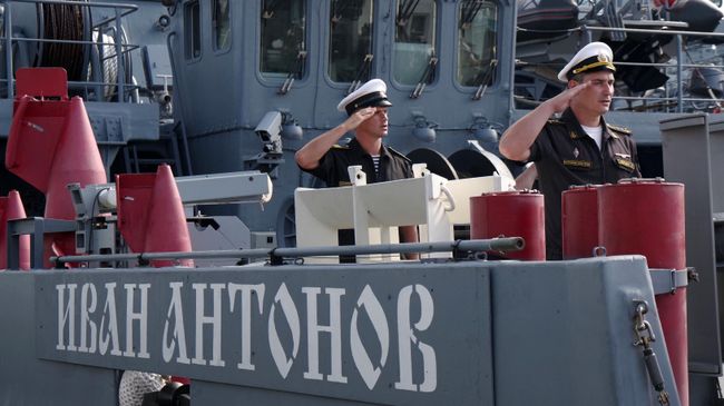 Прибытие тральщика Иван Антонов в Севастополь Прибытие тральщика Иван Антонов в Севастополь