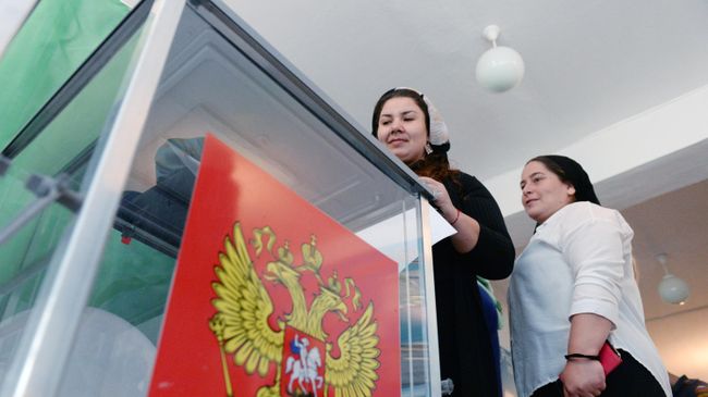 Избиратели в единый день голосования на избирательном участке Избиратели в единый день голосования на избирательном участке