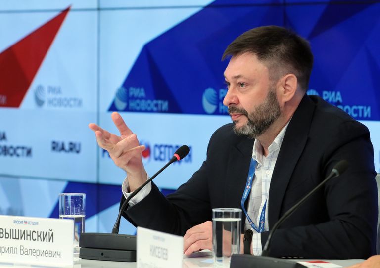 Руководитель портала РИА Новости Украина Кирилл Вышинский на пресс-конференции в Международном мультимедийном пресс-центре МИА Россия сегодня Руководитель портала РИА Новости Украина Кирилл Вышинский на пресс-конференции в Международном мультимедийном пресс-центре МИА Россия сегодня