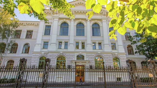 Здание Санкт-Петербургского политехнического университета Петра Великого Здание Санкт-Петербургского политехнического университета Петра Великого