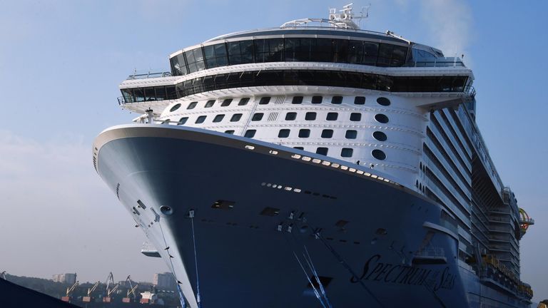 Круизный лайнер Spectrum of the Seas Круизный лайнер Spectrum of the Seas