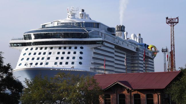 Круизный лайнер Spectrum of the Seas