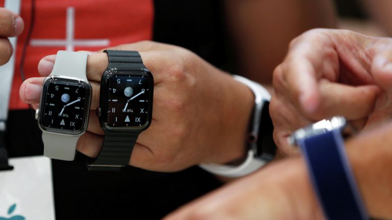 Часы Apple Watch на презентации новинок компании Apple Часы Apple Watch на презентации новинок компании Apple