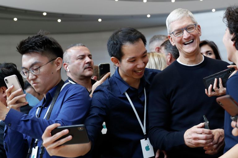 Тим Кук на презентации новинок компании Apple