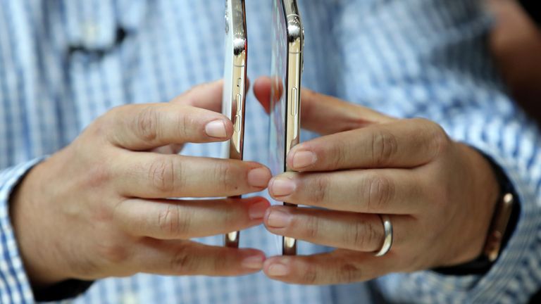 Телефоны iPhone 11 на презентации новинок компании Apple Телефоны iPhone 11 на презентации новинок компании Apple