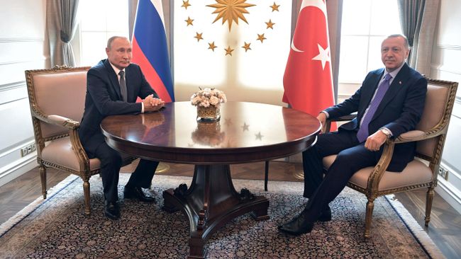 Президент РФ Владимир Путин и президент Турции Реджеп Тайип Эрдоган во время встречи Президент РФ Владимир Путин и президент Турции Реджеп Тайип Эрдоган во время встречи