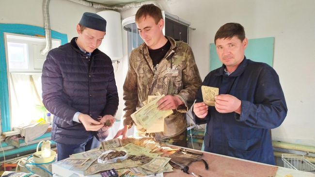 Клад, найденный при ремонте дома в городе Троицке Клад, найденный при ремонте дома в городе Троицке