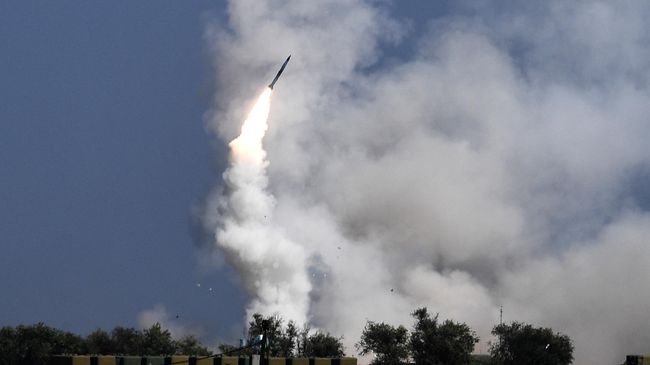 Боевая стрельба расчетов ЗРК С-300 Фаворит в ходе стратегических командно-штабных учений Центр-2019 Вооруженных сил РФ Боевая стрельба расчетов ЗРК С-300 Фаворит в ходе стратегических командно-штабных учений Центр-2019 Вооруженных сил РФ