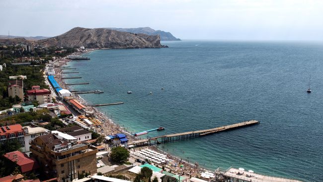 Вид на набережную в Крыму