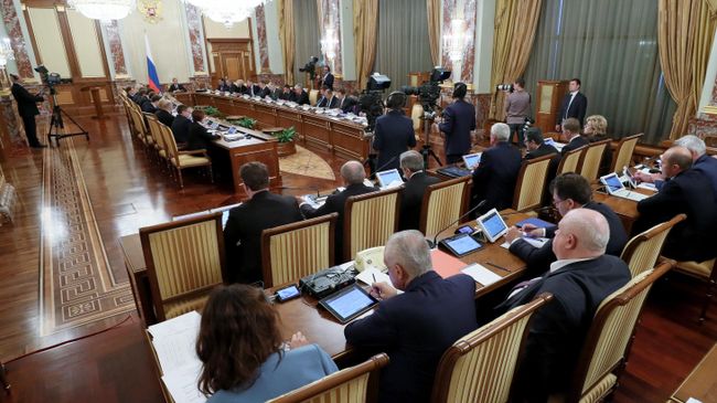 Председатель правительства РФ Дмитрий Медведев проводит заседание правительства России. 19 сентября 2019 Председатель правительства РФ Дмитрий Медведев проводит заседание правительства России. 19 сентября 2019