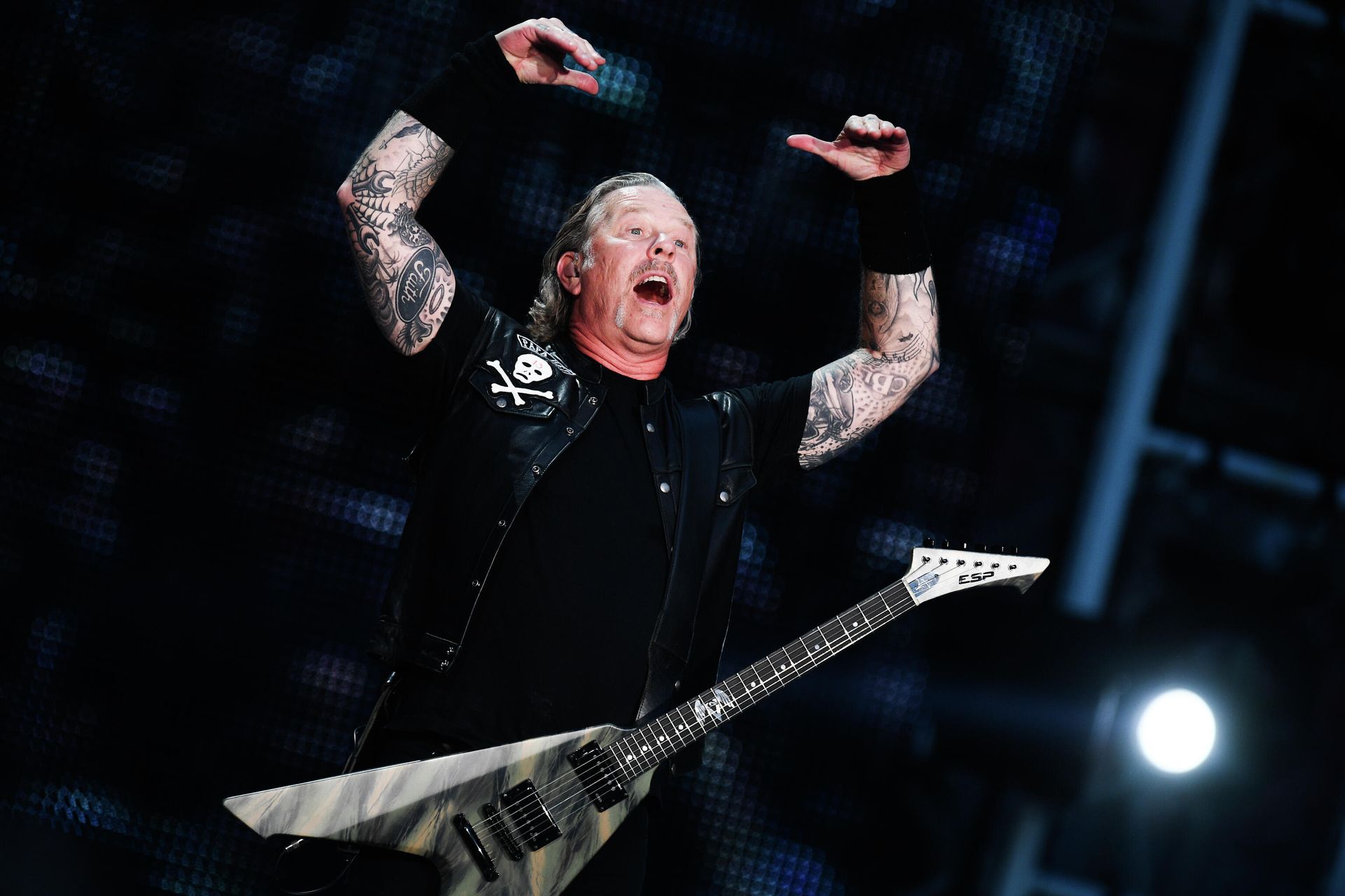 Джеймс Хетфилд во время выступления на концерте рок-группы Metallica на Большой спортивной арене Лужники Джеймс Хетфилд во время выступления на концерте рок-группы Metallica на Большой спортивной арене Лужники - РИА Новости, 1920, 31.01.2025