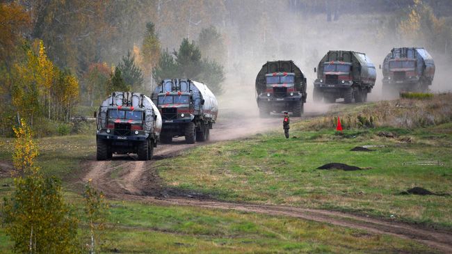 Звенья понтонно-мостового парка ПМП во время стратегических командно-штабных учений Центр-2019 в Кемеровской области Звенья понтонно-мостового парка ПМП во время стратегических командно-штабных учений Центр-2019 в Кемеровской области