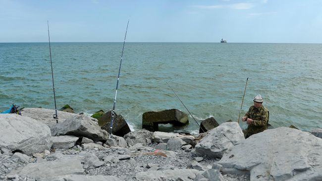 Побережье Каспийского моря в Каспийске Побережье Каспийского моря в Каспийске