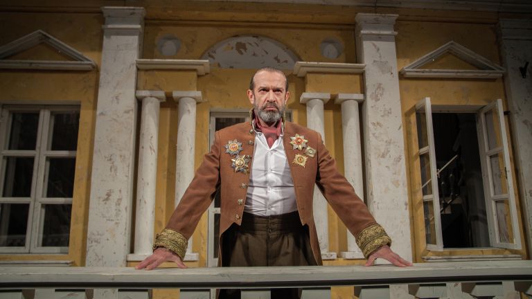 Сцена из спектакля Ревизор