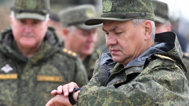 Министр обороны РФ Сергей Шойгу на полигоне Донгуз, где проходит основной этап стратегического командно-штабного учения Центр-2019