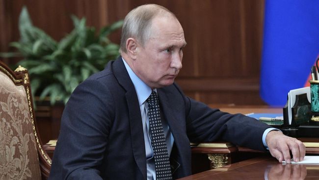 Президент РФ Владимир Путин во время встречи с председателем правительства РФ Дмитрием Медведевым Президент РФ Владимир Путин во время встречи с председателем правительства РФ Дмитрием Медведевым