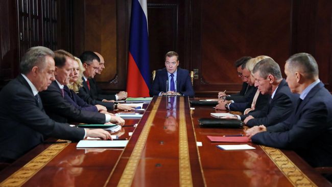 Председатель правительства РФ Дмитрий Медведев проводит совещание с вице-премьерами РФ. 23 сентября 2019 Председатель правительства РФ Дмитрий Медведев проводит совещание с вице-премьерами РФ. 23 сентября 2019