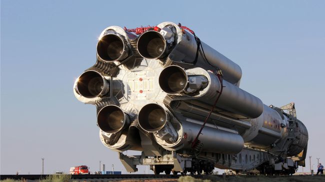 Ракета космического назначения Протон-М с разгонным блоком Бриз-М Ракета космического назначения Протон-М с разгонным блоком Бриз-М
