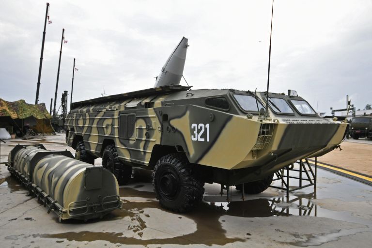 Пусковая установка ракетного комплекса Точка на международном военно-техническом форуме Армия-2017 Пусковая установка ракетного комплекса Точка на международном военно-техническом форуме Армия-2017