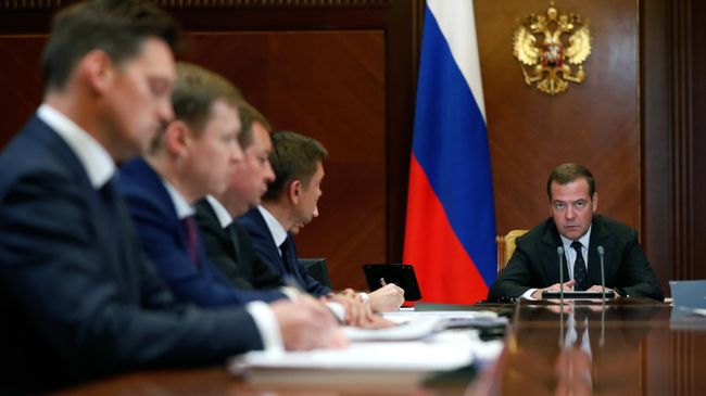 Председатель правительства РФ Дмитрий Медведев проводит совещание Об отдельных вопросах развития АО Почта России