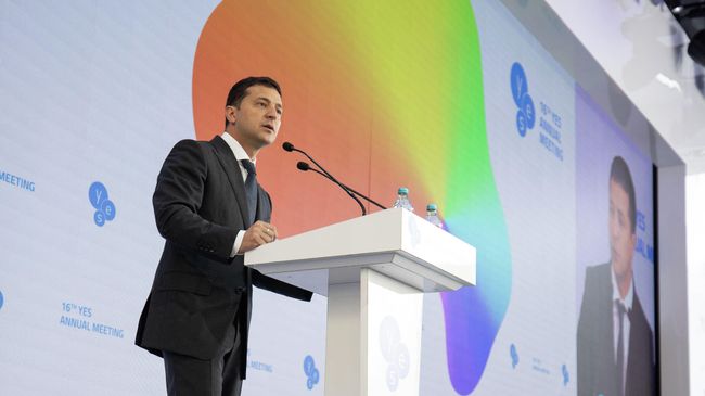Президент Украины Владимир Зеленский на ежегодном форуме Ялтинская европейская стратегия (YES )