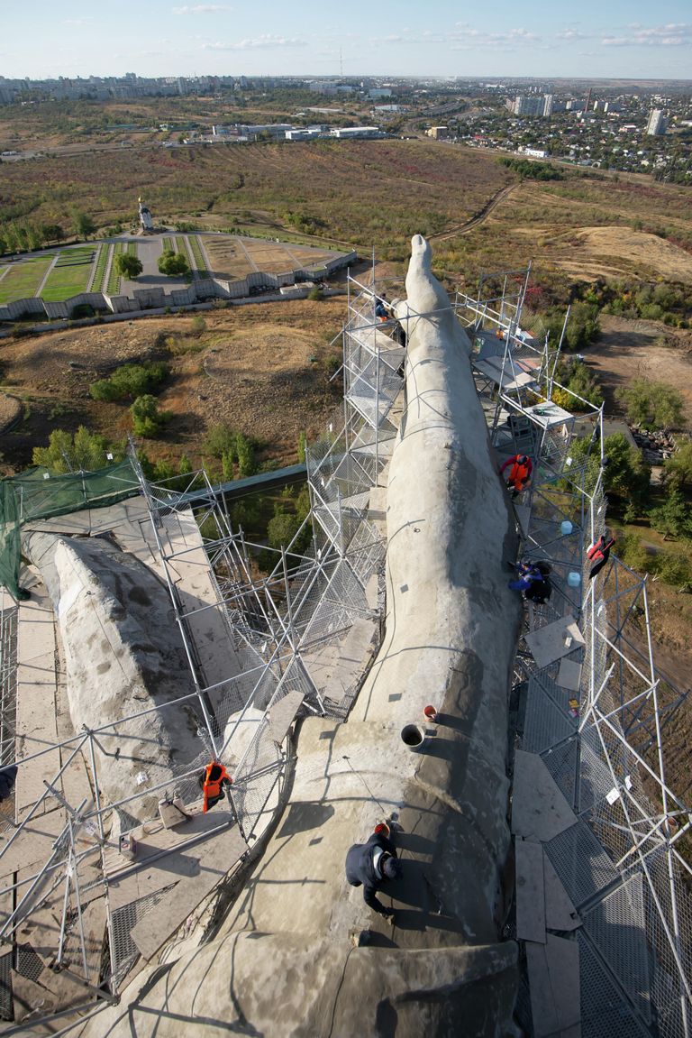 Реставрация монумента Родина-мать зовет в Волгограде Реставрация монумента Родина-мать зовет в Волгограде