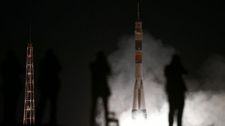 Пуск ракеты-носителя Союз-ФГ с пилотируемым кораблем Союз МС-15 с космодрома Байконур Пуск ракеты-носителя Союз-ФГ с пилотируемым кораблем Союз МС-15 с космодрома Байконур