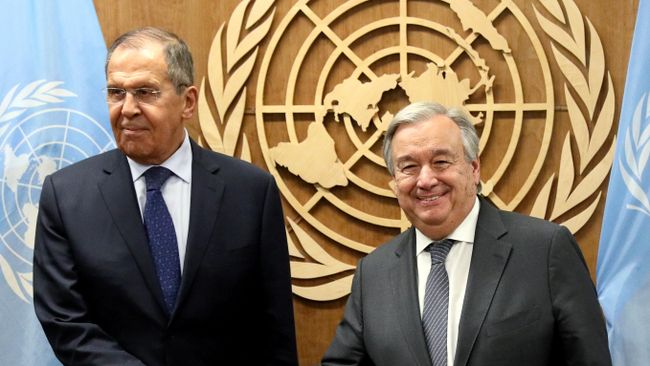Министр иностранных дел РФ Сергей Лавров и генеральный секретарь Организации Объединенных Наций (ООН) Антониу Гутерреш в штаб-квартире ООН в Нью-Йорке. 25 сентября 2019 Министр иностранных дел РФ Сергей Лавров и генеральный секретарь Организации Объединенных Наций (ООН) Антониу Гутерреш в штаб-квартире ООН в Нью-Йорке. 25 сентября 2019